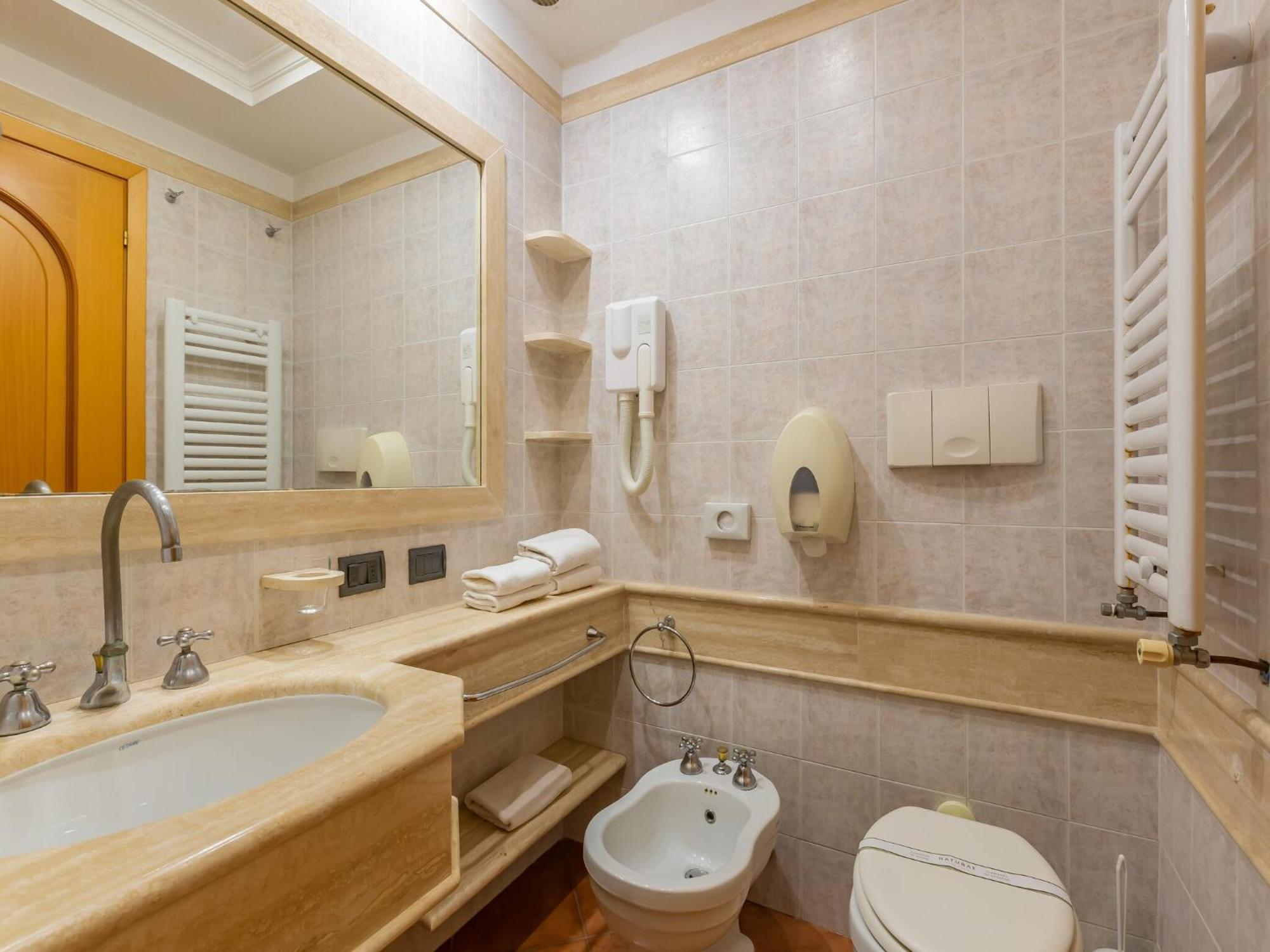 Modern In Guidonia With Garden, Cleaning Included Appartamento Roma