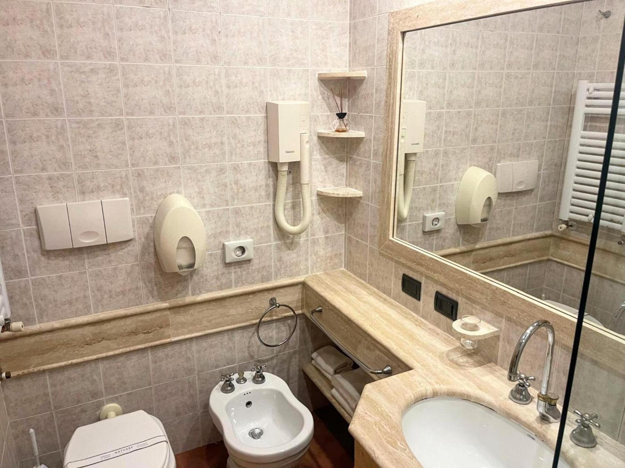 Appartamento Modern In Guidonia With Garden, Cleaning Included Roma